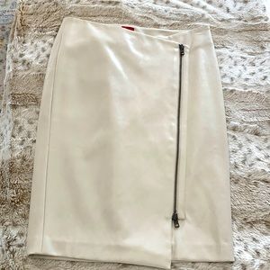 GILI chalk colored faux leather skirt